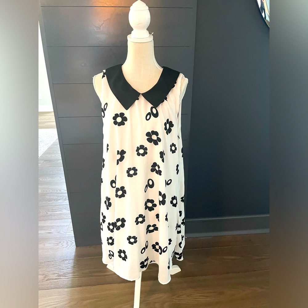 Vintage Black and white flower dress sz Xl